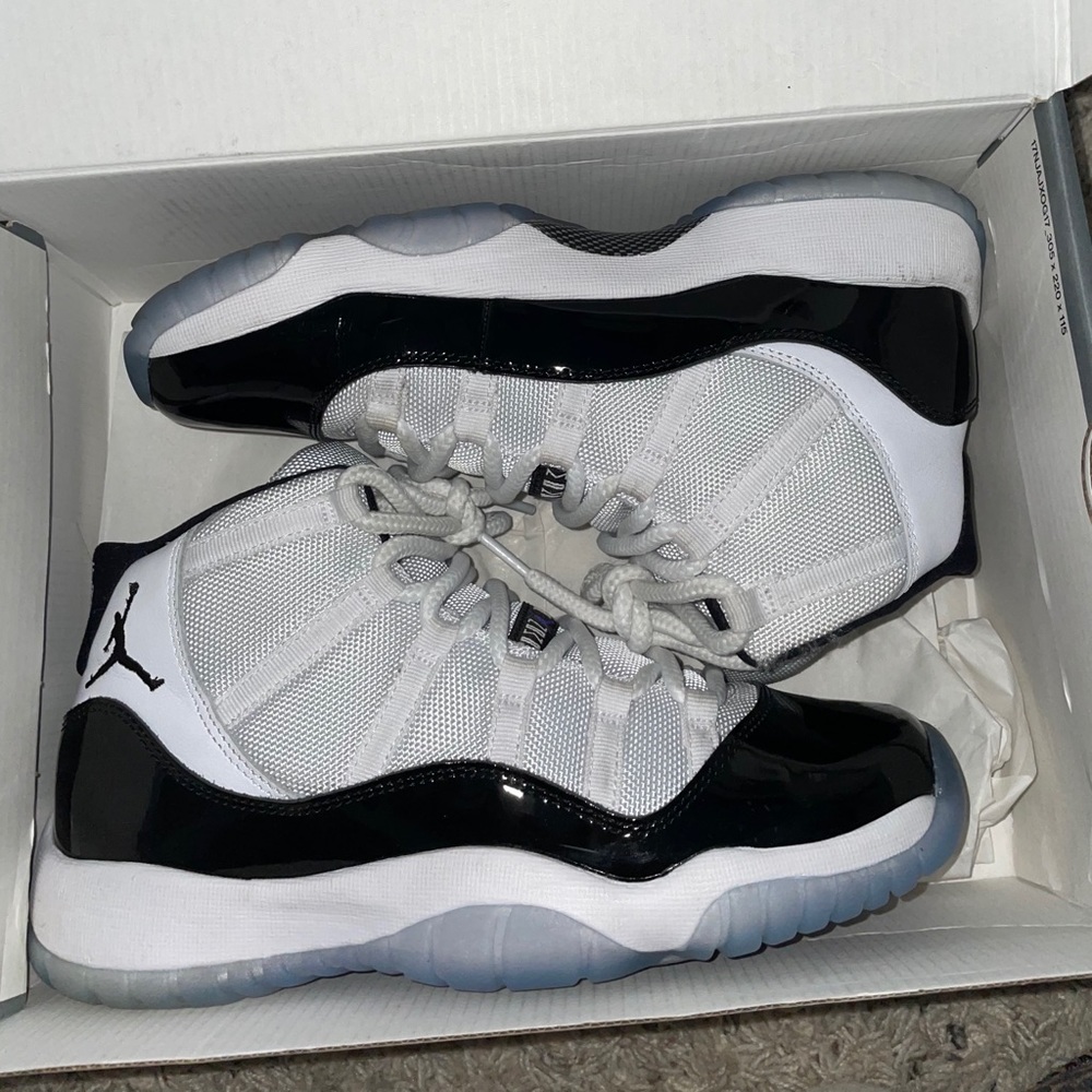Jordan 11 Retro ‘Concord’ (6.5y)